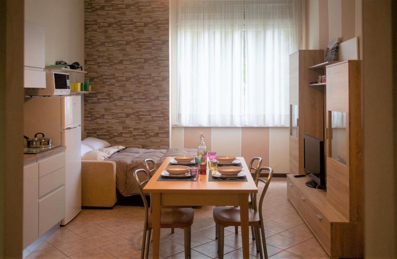 Appartamento Timeless Con Piscina E Tennis Valbrona Екстериор снимка