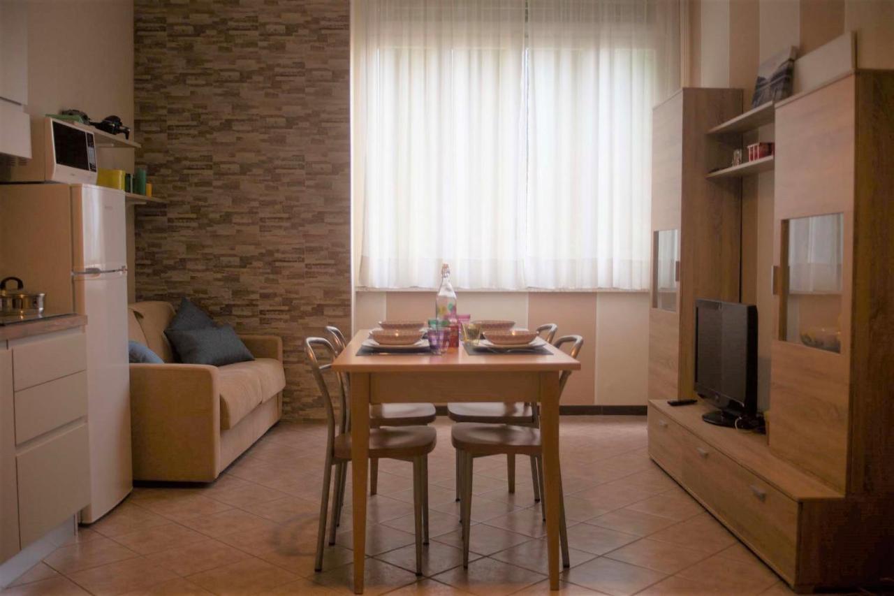 Appartamento Timeless Con Piscina E Tennis Valbrona Екстериор снимка