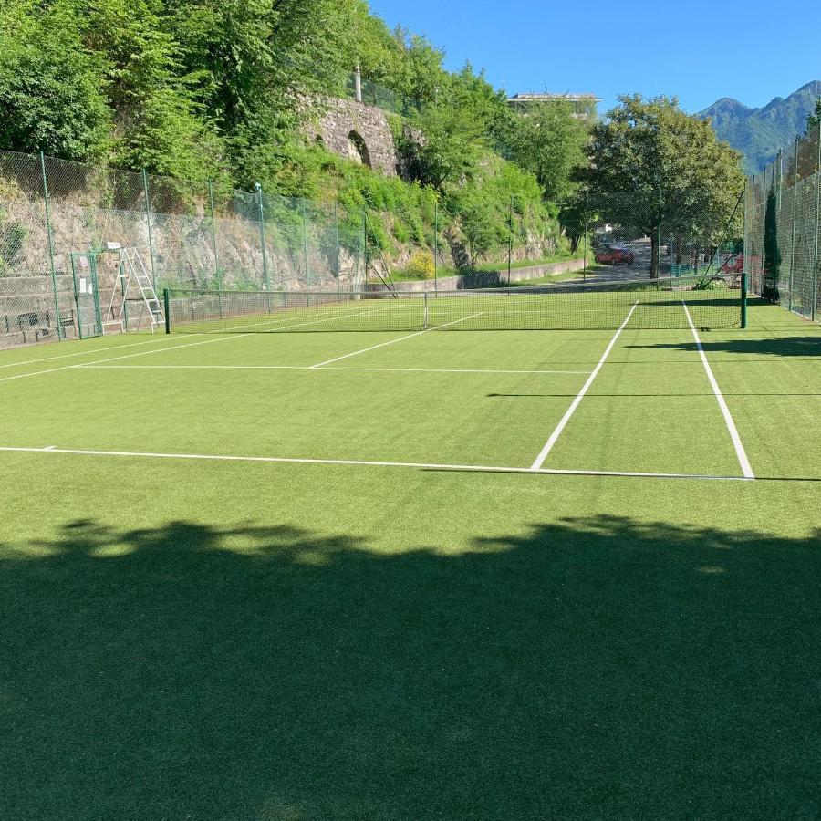 Appartamento Timeless Con Piscina E Tennis Valbrona Екстериор снимка